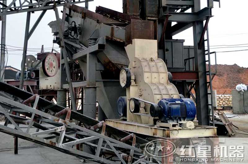 顎式破碎機+雙級粉碎機現場